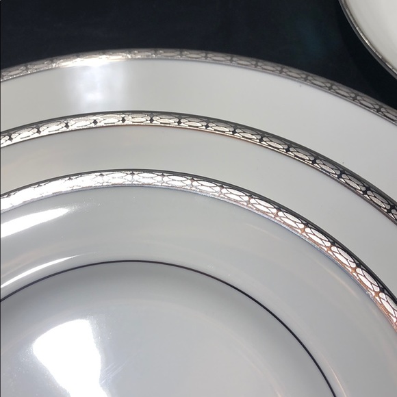 Noritake 5piece Setting. Cascade platinum pattern - Picture 2 of 7